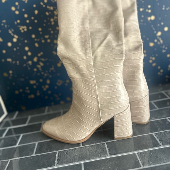 Tall boot - Picture 4 of 4